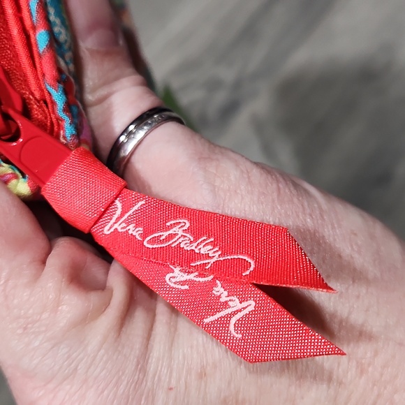 NWT Vera Bradley Turnlock Paisley In Paradise LG Wallet - Picture 2 of 6